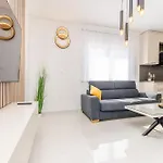 Apartments Luxury Villa V2 With Rooftop Vir