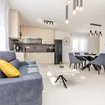Apartments Luxury Villa V2 With Rooftop Lägenhet