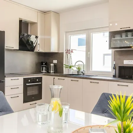 Luxury V2 With Rooftop 아파트