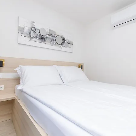 Apartamento V2 *