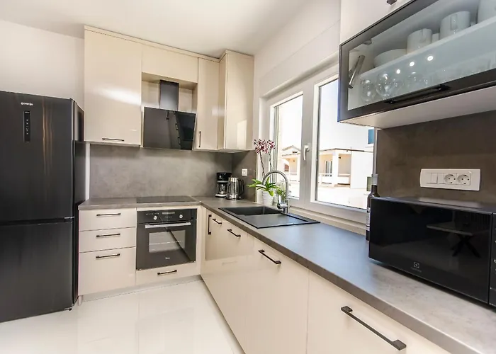 V2 With Rooftop Apartman *