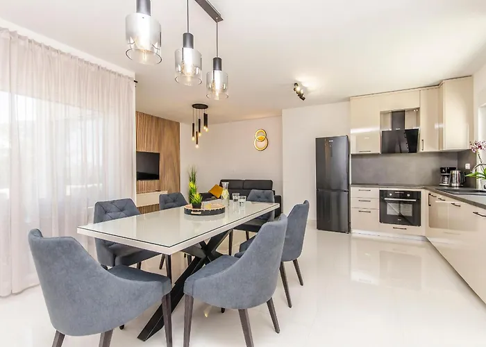 V2 With Rooftop Apartman Vir