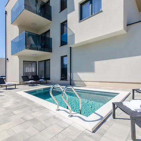 V2 With Rooftop Apartamento