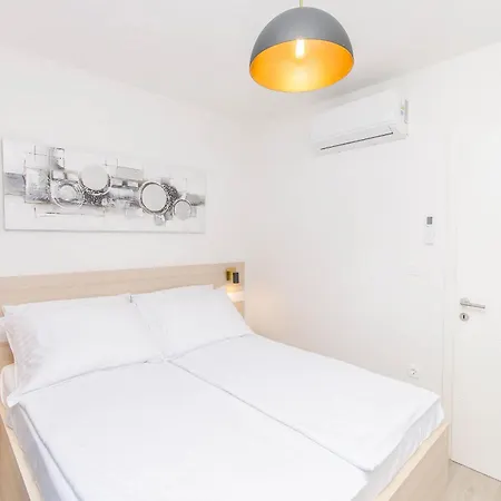 V2 With Rooftop Apartamento *