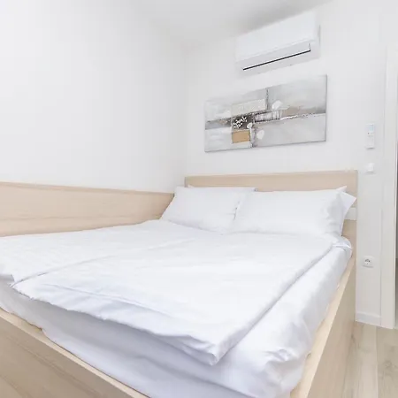 V2 With Rooftop Apartamento *