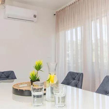 V2 With Rooftop * Vir