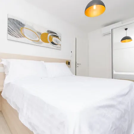 V2 With Rooftop Apartamento *