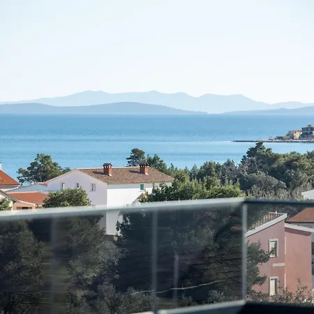 V2 With Rooftop Apartamento Vir