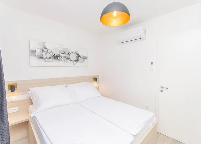 V2 With Rooftop Apartamento *