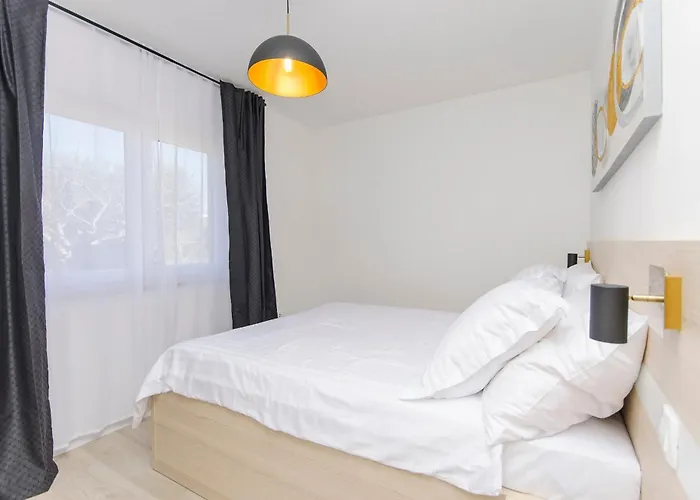 Apartamento V2 With Rooftop Vir