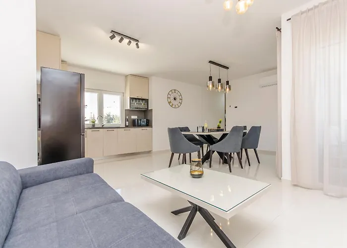 V2 With Rooftop Apartamento Vir